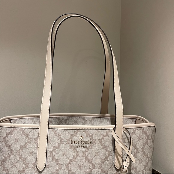 NWT Kate Spade SPADE FLOWER COATED CANVAS LARGE TOTE & Matching Wristlet Beige - Picture 5 of 13